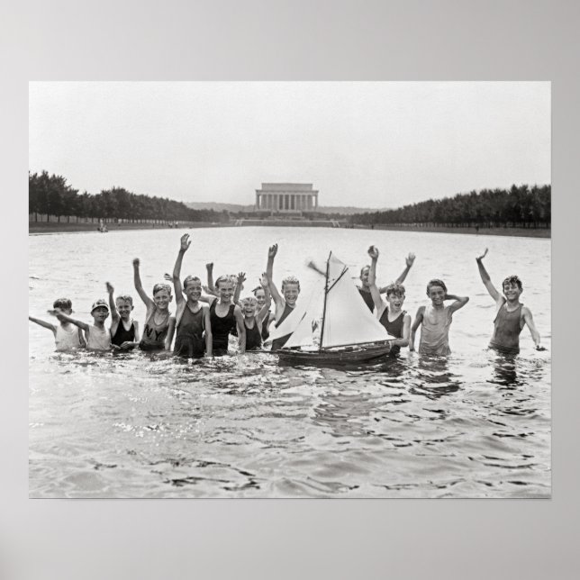 Boys Swimming, 1926. Vintage Photo Poster (Framsidan)