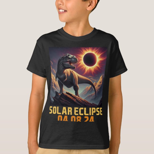 Boys T Rex Dinosaur Astronaut Total Solar Eclipse Shirt (Framsida)