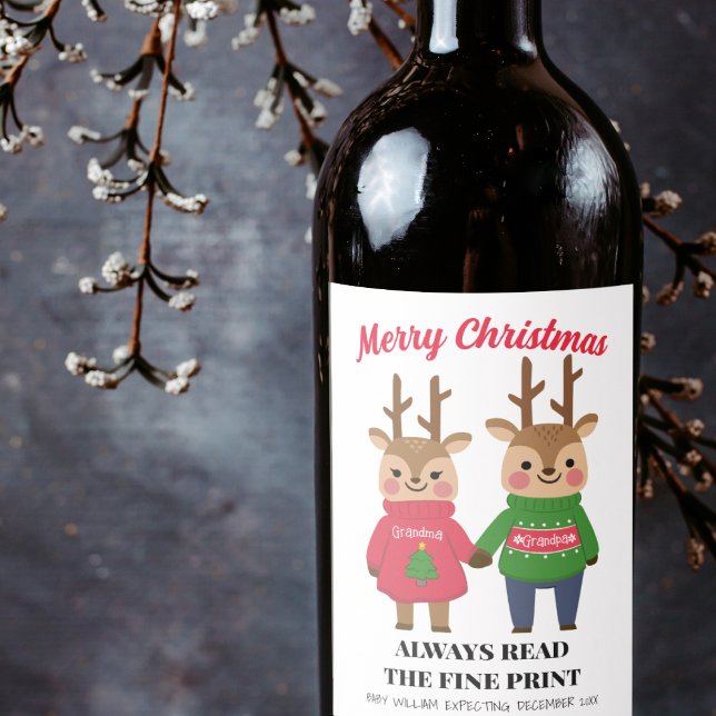 Bra av Grandparent- för julmeddelande i Baby Skriv Vinflaska Etikett (Christmas Baby Announcement Grandparent Fine Print Wine Label, cute pregnancy announcement)