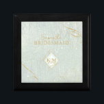 Bra Linjer Guld Abstrakt Bröllop Sage Grönt ID867 Minnesask<br><div class="desc">En vattenfärgsbakgrund i gröntens nyanser fylls av en abstrakt av bra guld linjer och glittrande belysningseffekter för att skapa biet i denna vackra bröllop svit. I den här presentknappsrutan i bröllop finns också en övertoning, diamantformad ram som håller bridens och gruppens initialer och bröllop-datum med en mall som lägger till...</div>