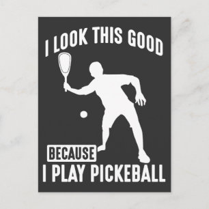 Bra Pickleball Player-spelare i Dink boll-spelet Vykort