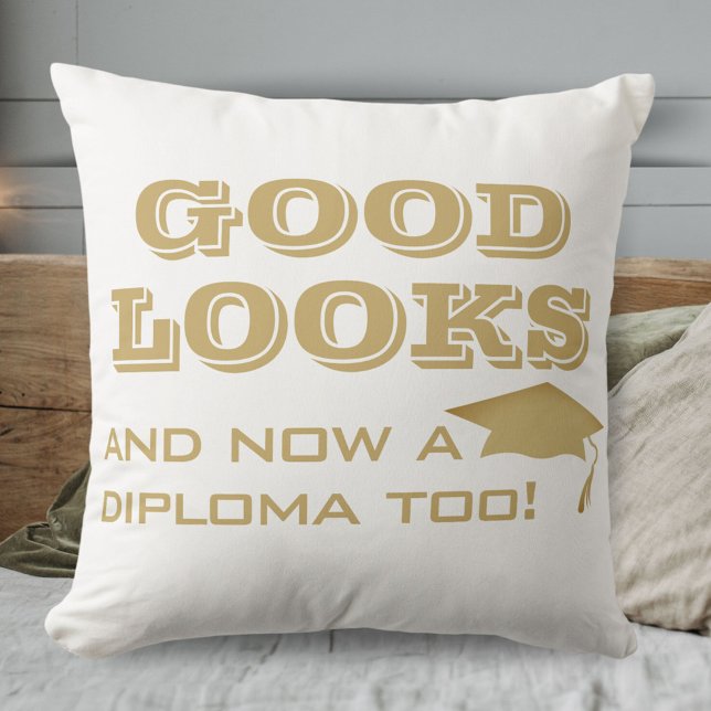 Bra utseende och nu även ett diplom Roligt examens Kudde (Skapare uppladdad)
