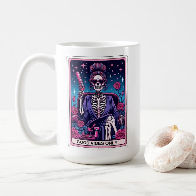 Bra Vibes Endast Tarot Card Mugg (Med munk)