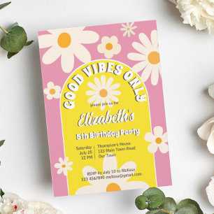 Bra viker bara groovy retro daisy födelsedag inbju inbjudningar