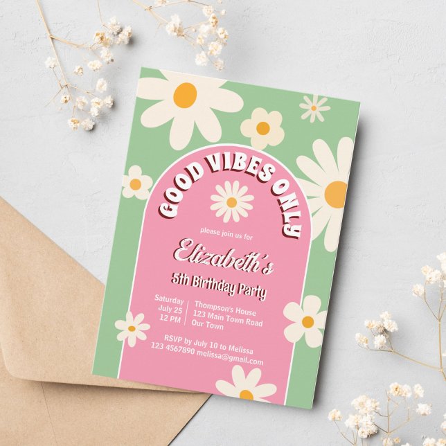 Bra viker bara groovy retro daisy födelsedag inbju inbjudningar (Skapare uppladdad)