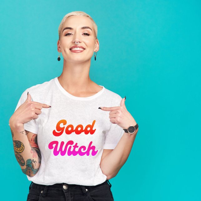 Bra Witch Funny Rosa & Orange Font Halloween T Shirt (Skapare uppladdad)