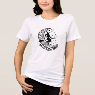 Bra Witch Vibes Modern Halloween Måne-skript T Shirt