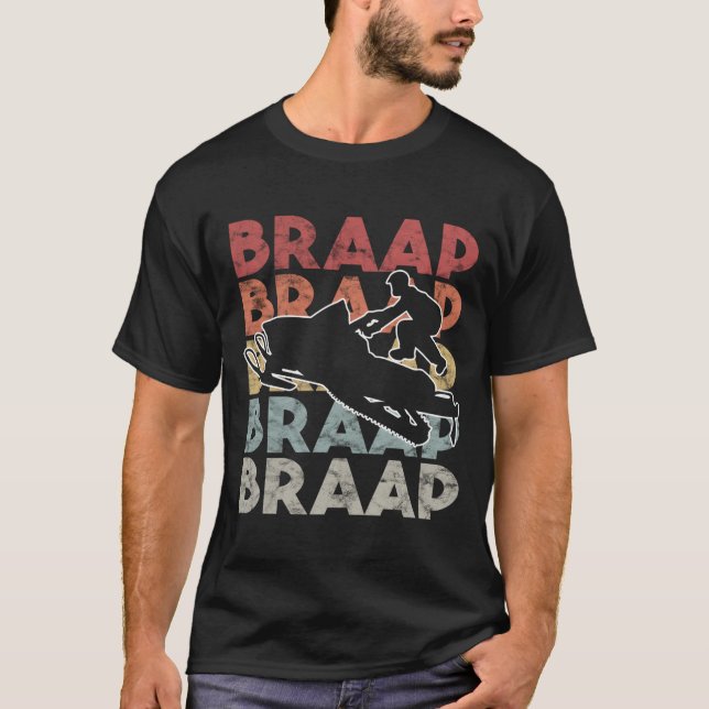 Braap Snöskoter I Snösläd T Shirt (Framsida)