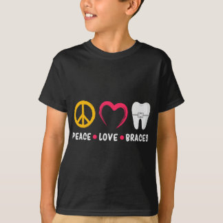 Braces för Dentist Funny Orthodontist Peace Kärlek T Shirt