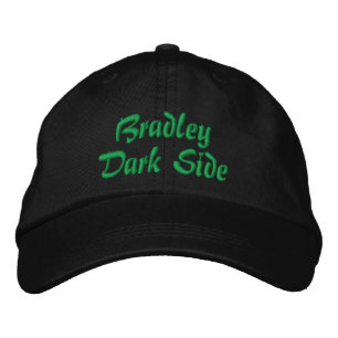 Bradley Mörk Side Broderad Keps