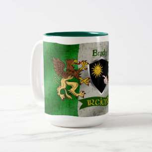 Brady Irish Shield w/Distress Flagga Personlig Två-Tonad Mugg