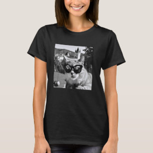 Bran Castle Rumänien Katt Med Solglasögon Utforska T Shirt