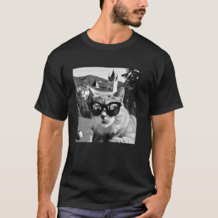 Bran Castle Rumänien Katt Med Solglasögon Utforska T Shirt