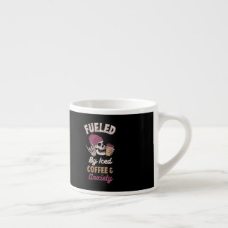 Bränd av kaffe och ångest i Mugg Espressomugg