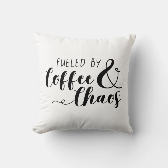Bränd av kaffe och kaos kudde (Framsida)