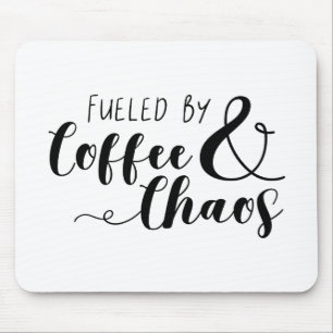 Bränd av kaffe och kaos musmatta