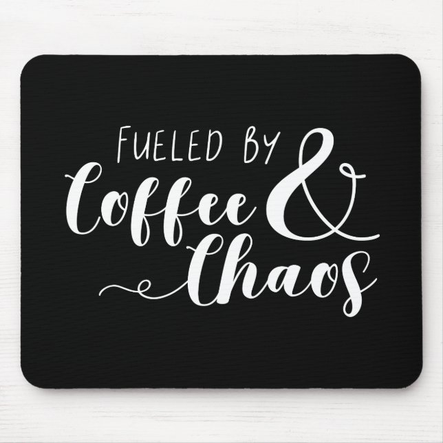 Bränd av kaffe och kaos musmatta (Framsidan)