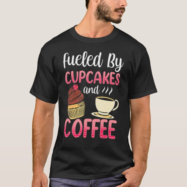 Bränd av Muffins och kaffekakor T Shirt (Framsida)