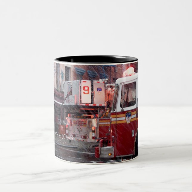 Brand den 10:e ST Två-Tonad Mugg (Center)