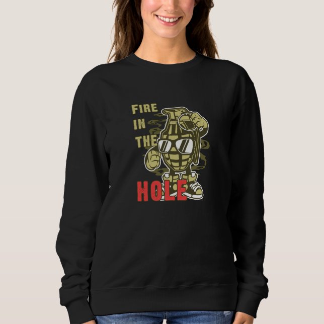 Brand i Hål T Shirt (Framsida)