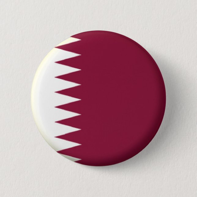 BRAND NEW! - QATAR PIN BACK BADGE KNAPP (Framsida)