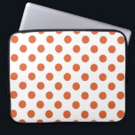 Bränd orange polka dots laptop sleeve<br><div class="desc">Bränd orange polka dots mot vit bakgrund.</div>