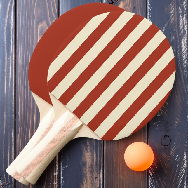 Bränd Sienna Poloränder och enfärgad Pingisracket (Skapare uppladdad)