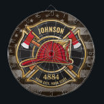 Brandbekämpningsavdelningen NAMN Brandman Fire Dep Darttavla<br><div class="desc">Brandmansbrandkår NAMN Fireman Department USA flagga design - Emblem with Red Helmet and Ax. Anpassa med ditt namn,  Station/avståndsnummer och plats.</div>