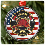 Brandbekämpningsavdelningen Rädding USA flagga Anp Julgransprydnad Metall<br><div class="desc">Brandmansbrandkår NAMN Fireman Department USA flagga design - Emblem with Red Helmet and Ax. Anpassa med ditt namn,  Station/avståndsnummer och plats.</div>