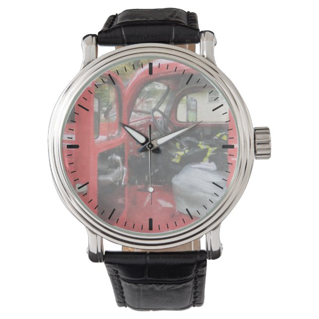 Brandbil med brandmansuniform armbandsur (Framsida)