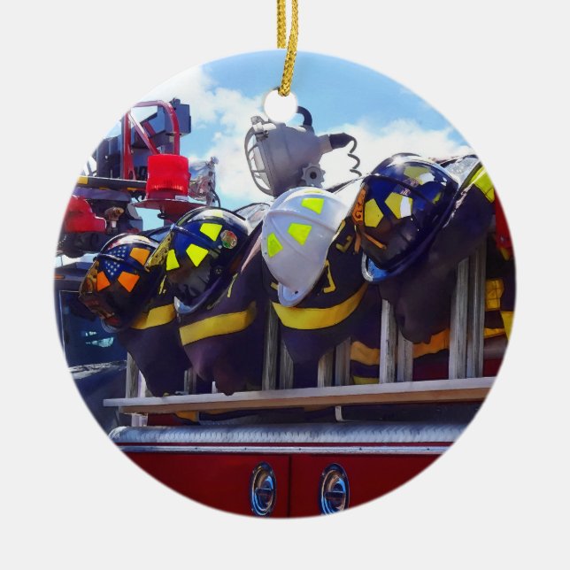 Brandmän - Helmet på Fire Lastbil Julgransprydnad Keramik (Framsidan)