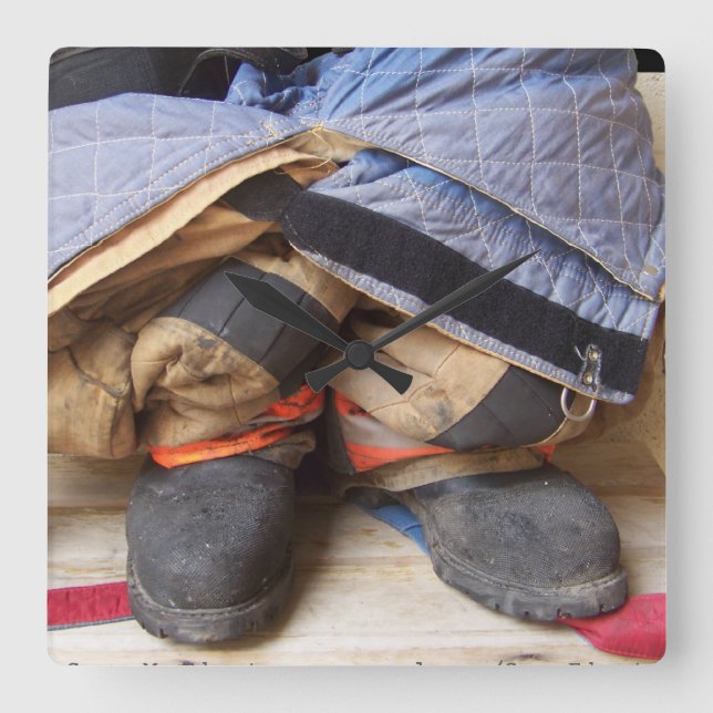 Brandman Kostym och Boots Wall Clock Fyrkantig Klocka (Framsida)