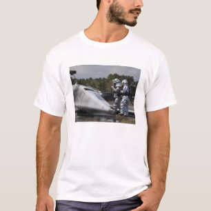 Brandmän reagerar till platsen tee shirt
