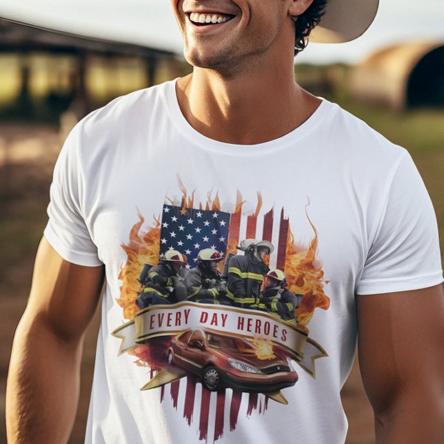 Brandmän som sparar bil i glödlampor t shirt (Skapare uppladdad)