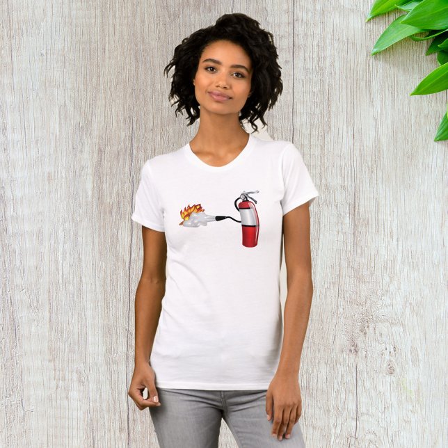 Brandsläckare som släcker elden Kvinna T-Shirt (Skapare uppladdad)