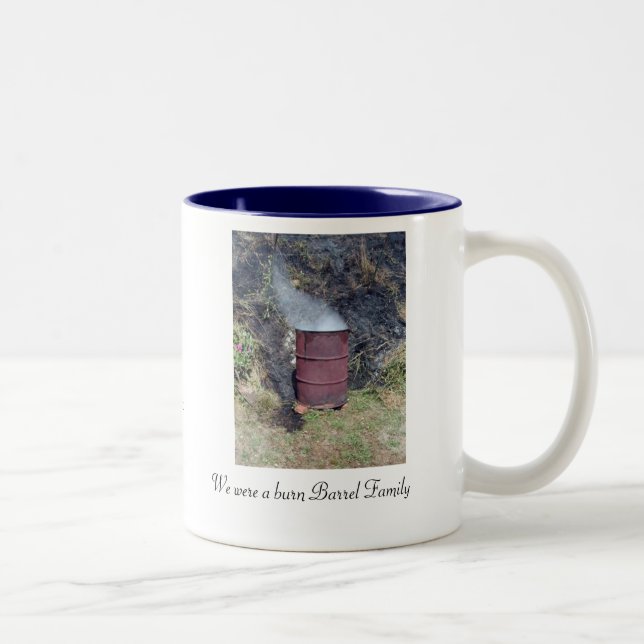 bränn trummafamiljen, oss var en brännskadatrumma Två-Tonad mugg (Höger)