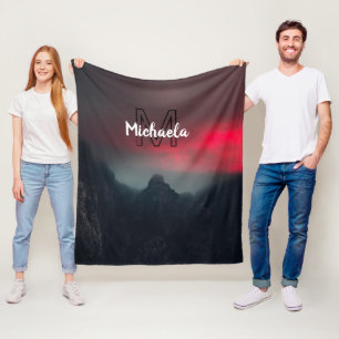 Brännande moln, dimma och berg i himlar fleecefilt
