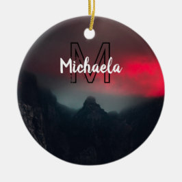 Brännande moln, dimma och berg i himlar julgransprydnad keramik