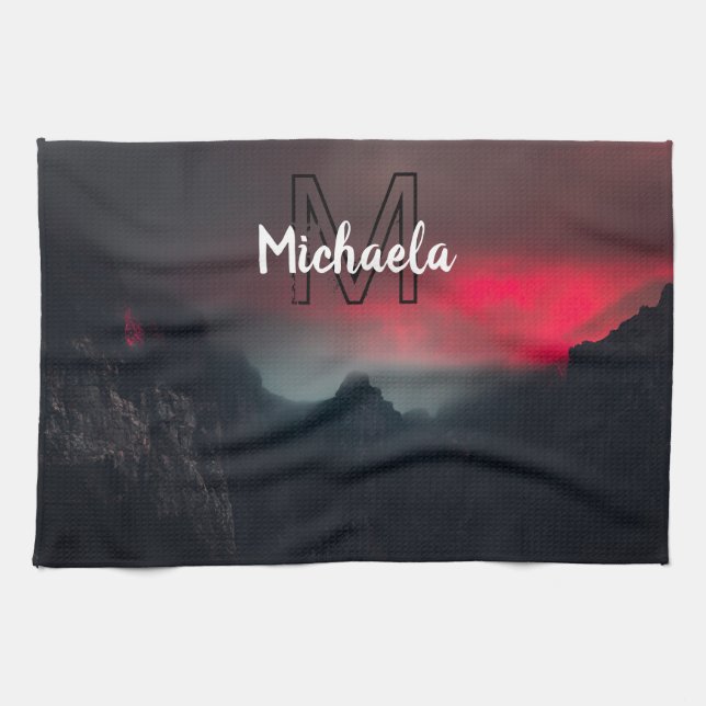 Brännande moln, dimma och berg i himlar kökshandduk (Horisontell)