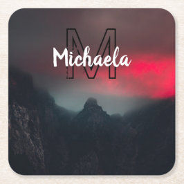 Brännande moln, dimma och berg i himlar underlägg papper kvadrat