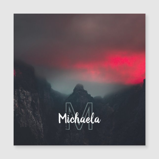 Brännande moln, dimma och berg monogram (Framsida)