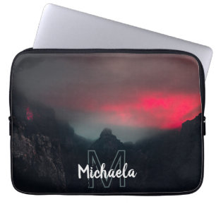 Brännande moln, dimma och berg monogram laptop fodral