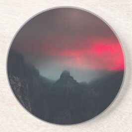 Brännande moln, dimma och berg underlägg