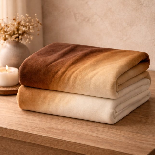 Brännt Luxe Espresso Guld Fläskfilt Blanket Fleecefilt (Espresso depth and gold shimmer add a polished layer to warm, neutral evening routines.)