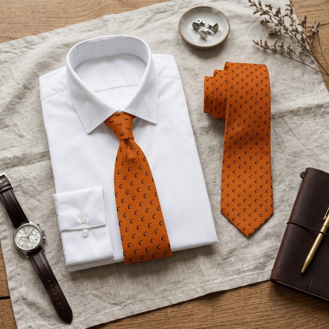 Bränt Orange Anpassad Monogram Initialbokstav Uppr Slips (Burnt Orang Custom Monogram Initial Letter Repeat Neck Tie)