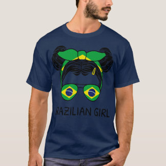 Brasiliansk brasiliansk flicka med Messy Buns I T Shirt