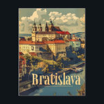 Bratislava reser och vintage vykort<br><div class="desc">En charmerande vintage resor-annons för Bratislava som visar stadens rik och kulturarv. Konstruktionen har symbolmärken,  traditionell arkitektur och picturesque-gator,  som alla återges i nostalgi,  i stil. Konsten framkallar en känsla av nöd och skönhet i tid och uppmanar tittarna att utforska Slovakiens fantastiska huvudstad.</div>