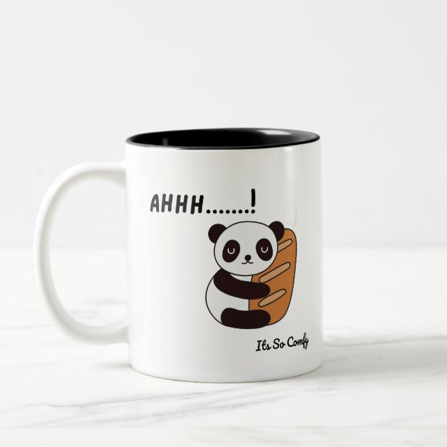 “Bread hugs & panda peace in every sip.” Två-Tonad Mugg (Vänster)