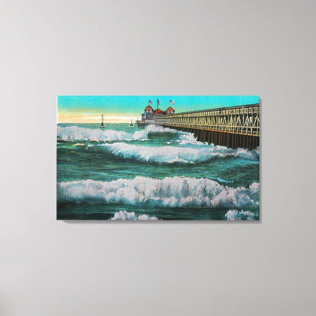 Breakers and Pleasure PierLong Beach, CA Canvastryck (Framsida)