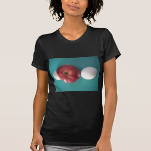Breakfast Buddies: Två ägg $an Apple still Life Tee